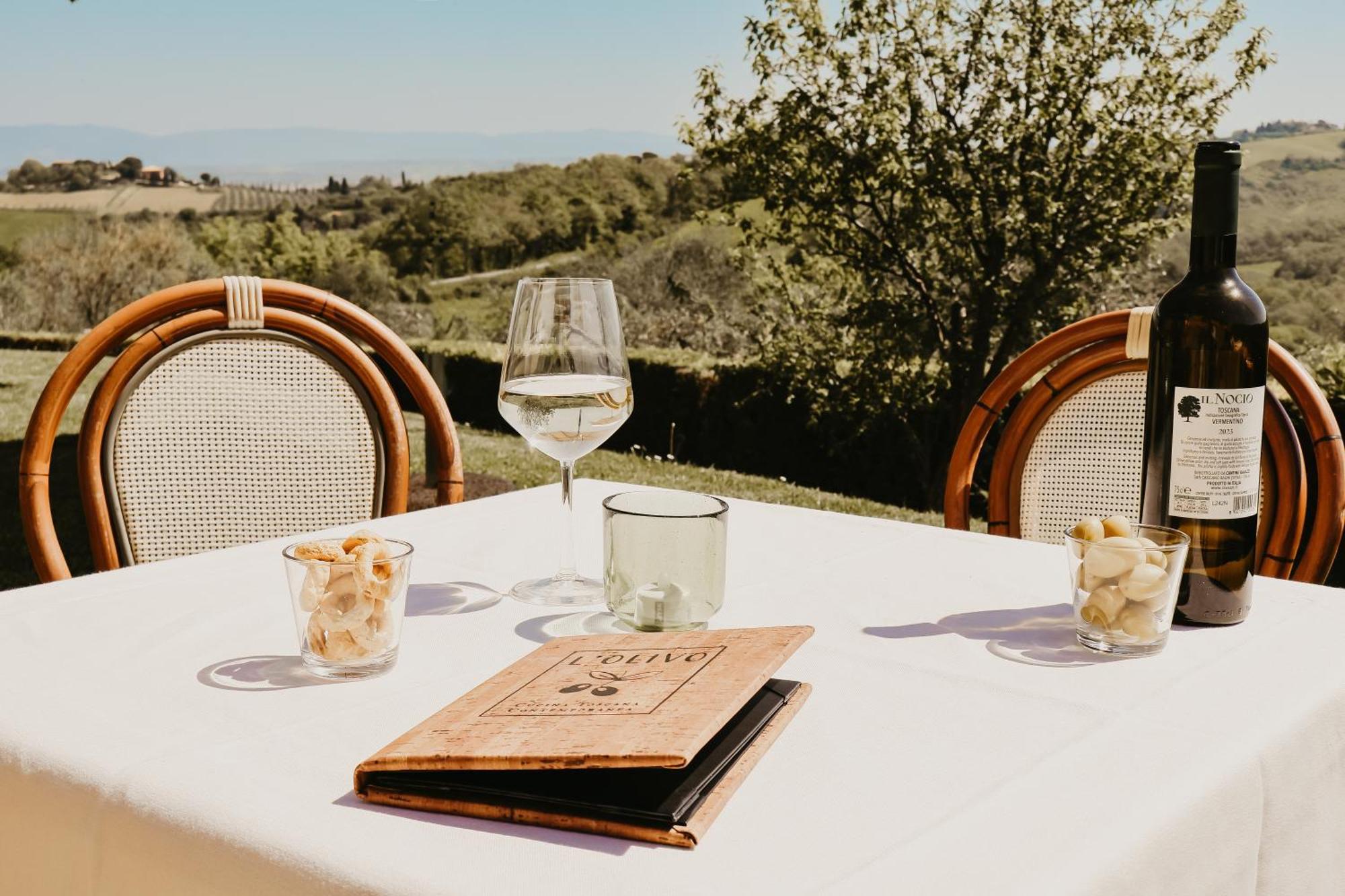 Poggio Paradiso Resort & Spa Montefollonico Bagian luar foto