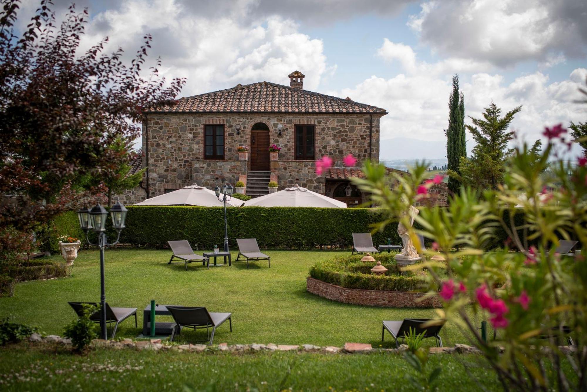 Poggio Paradiso Resort & Spa Montefollonico Bagian luar foto