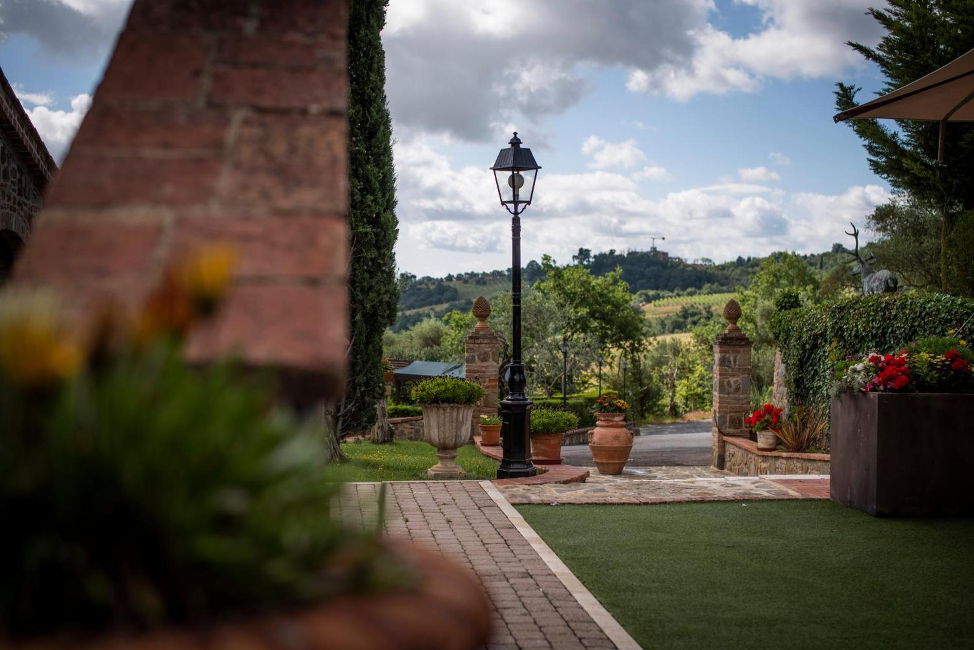 Poggio Paradiso Resort & Spa Montefollonico Bagian luar foto